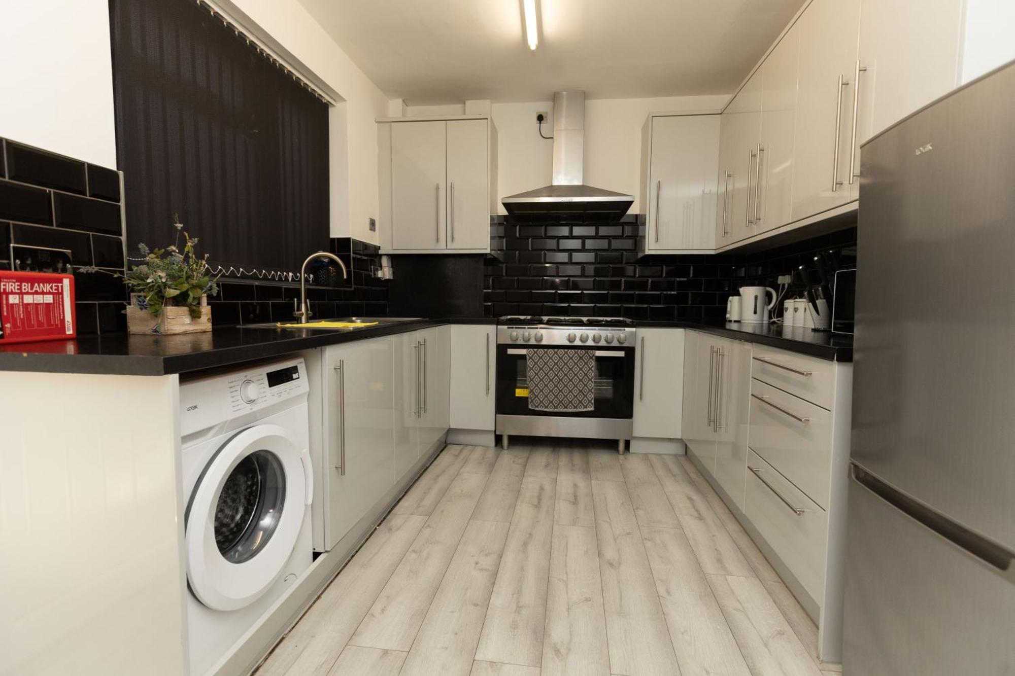 Charming Victorian Retreat 4br House In Mánchester